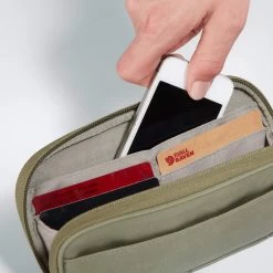FJÄLLRÄVEN KÅNKEN TRAVEL WALLET - Portmonee -Outdoor-Campingausrüstung 304068007 h kanken travel wallet fjaellraeven 1 1