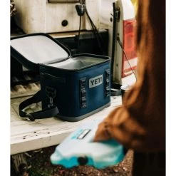 Yeti Coolers HOPPER FLIP 12 SOFT COOLER - Kühltasche 16 Yeti Coolers HOPPER FLIP 12 SOFT COOLER - Kühltasche -Outdoor-Campingausrüstung 5638039364 h hopper flip 12 soft cooler yeti coolers 24
